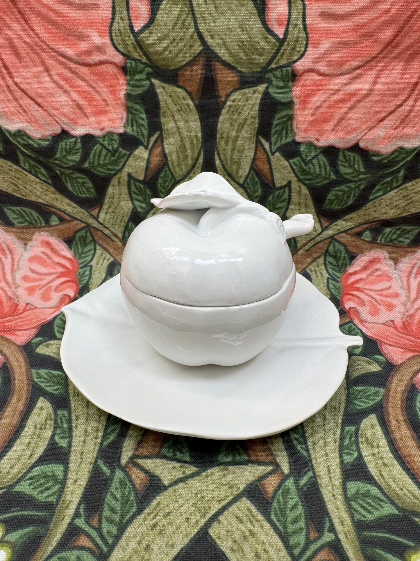 Apple-Shaped Marmalade Serving Dish