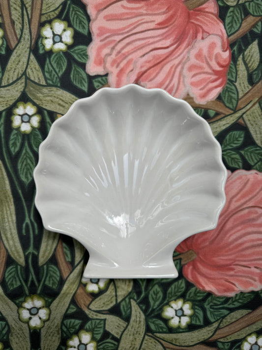 Japanese Scallop Shell Serving Bowl